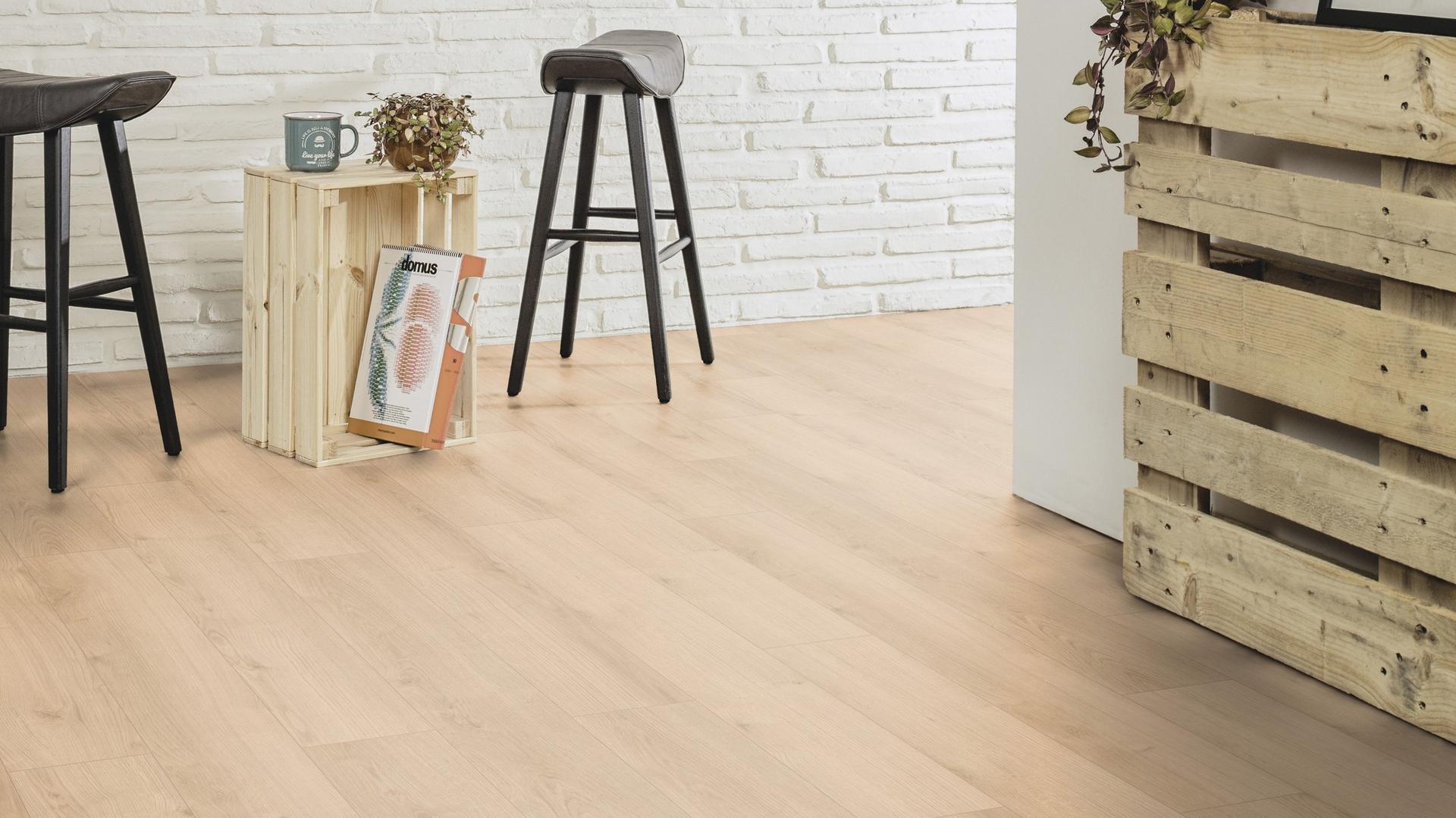 Kaindl Oak Evoke Crystal
